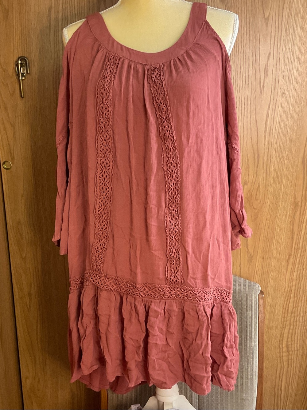 Knox Rose Dusty Rose Cold-Shoulder Lace-Trim Dress